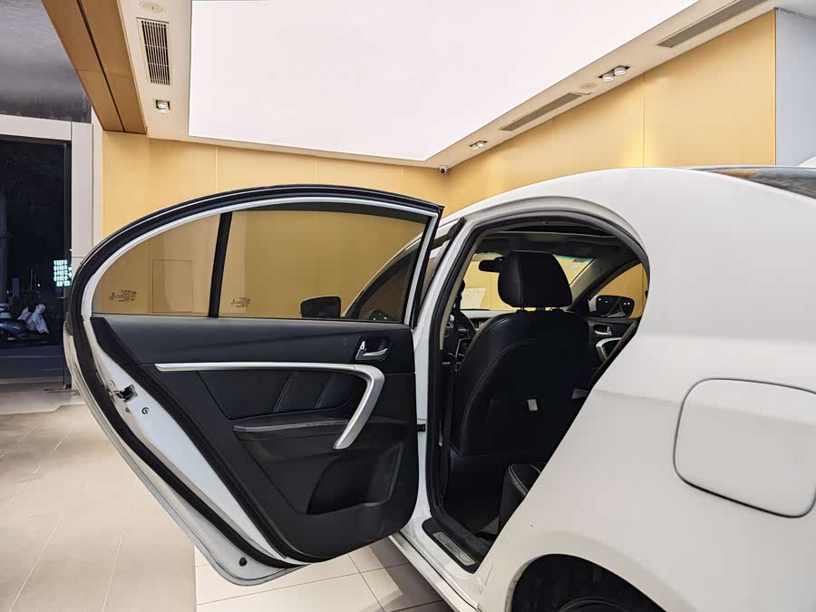 GEELY Emgrand 2016 #21 GEELY Emgrand 2016 car image #21