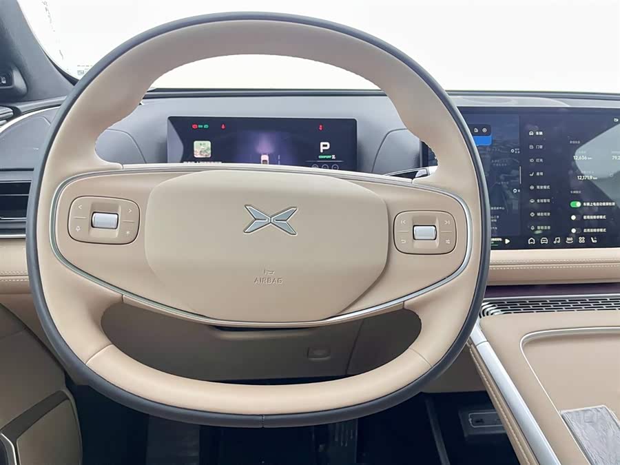 Xpeng G9 2025 صورة سيارة #21