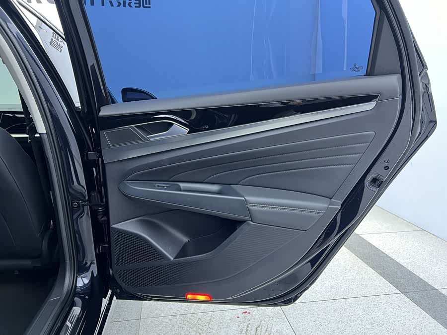 Volkswagen Passat 2024 immagine di auto #21