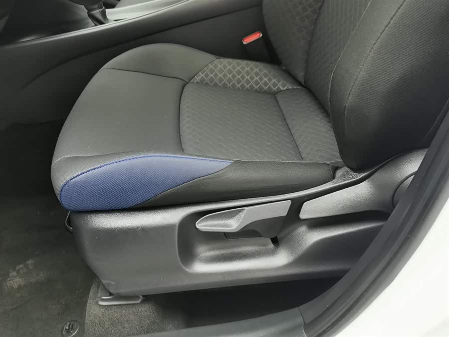 Toyota C-HR 2022 car image #21