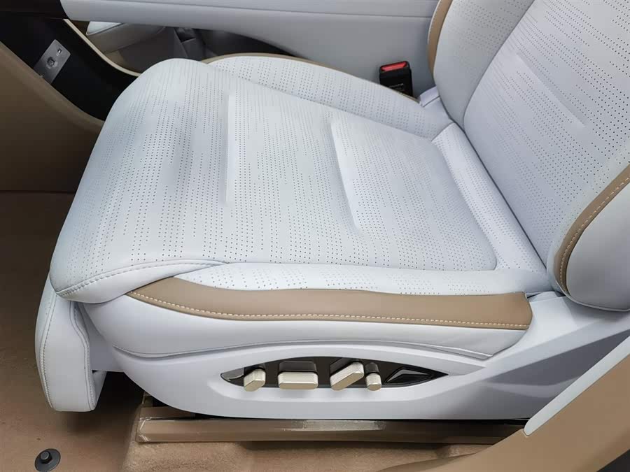 Avatr 07 2024 car image #21