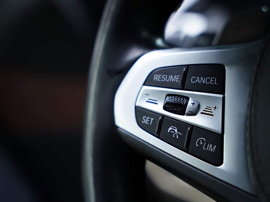 BMW X6 2021 car image #21