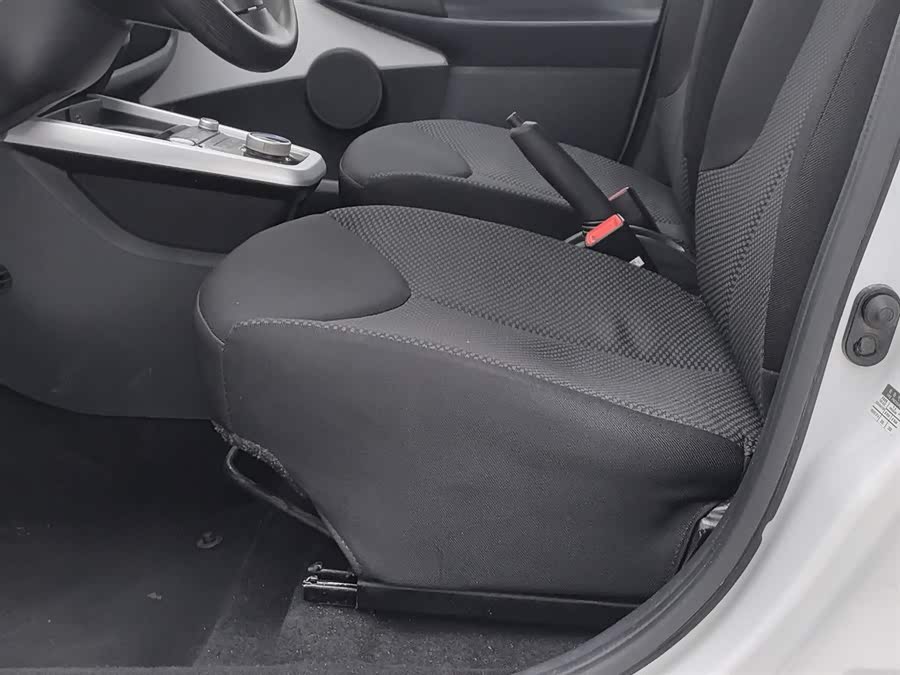 BYD e1 2020 #21 BYD e1 2020 car image #21