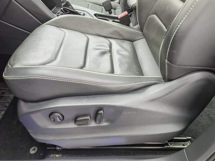 Volkswagen Tiguan L New Energy 2020 изображение автомобиля #21