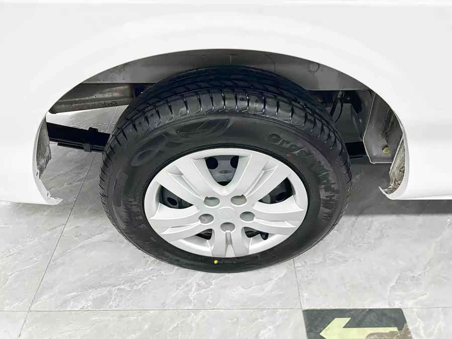 Forthing Lingzhi 2024 car image #21