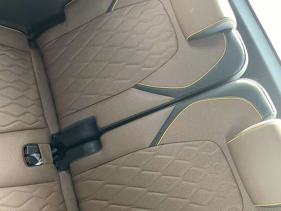 BYD Tang 2022 car image #21