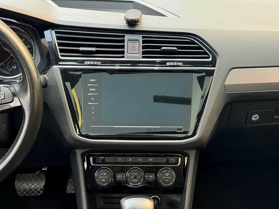 Volkswagen Tiguan L 2019 #21 Volkswagen Tiguan L 2019 car image #21
