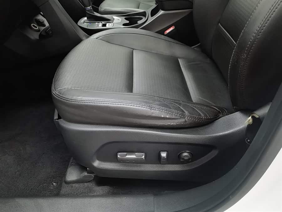 Hyundai Santa Fe 2014 car image #21