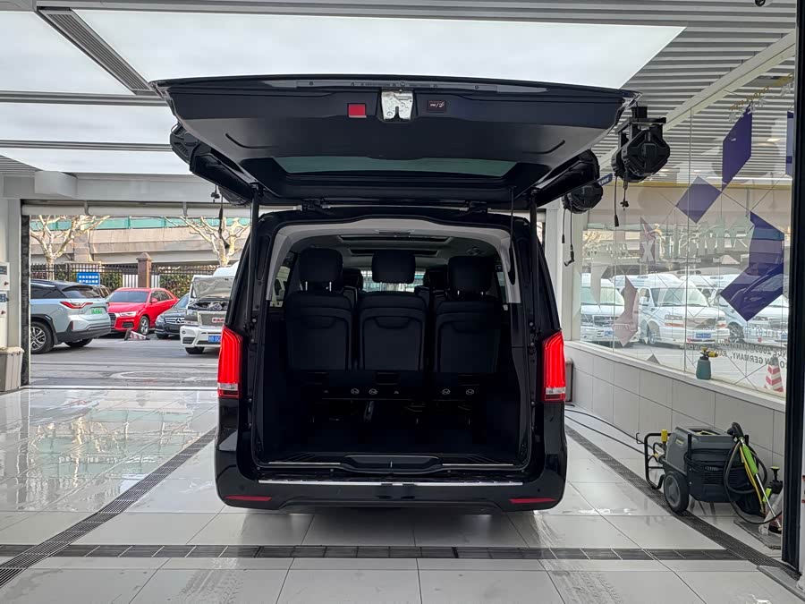 Mercedes-Benz V Class 2022 car image #21