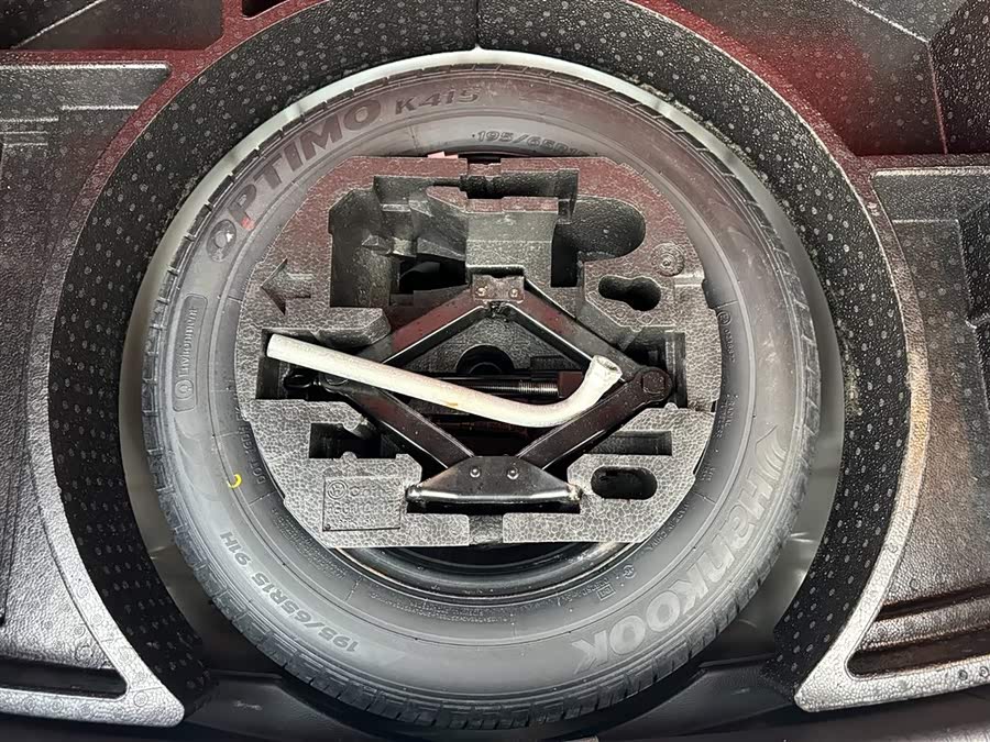 Volkswagen Golf 2019 car image #21