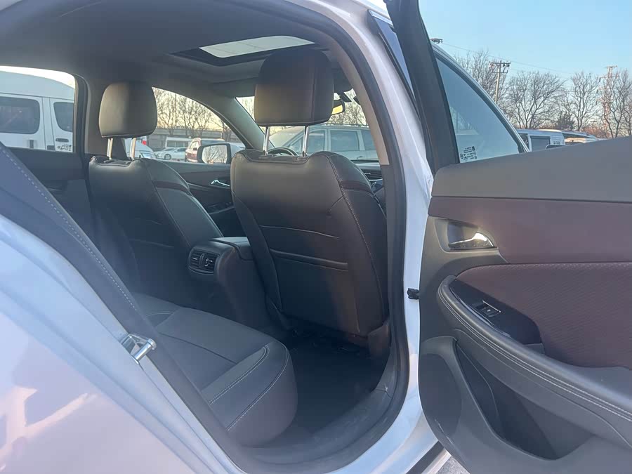 Chevrolet Malibu 2018 immagine di auto #21