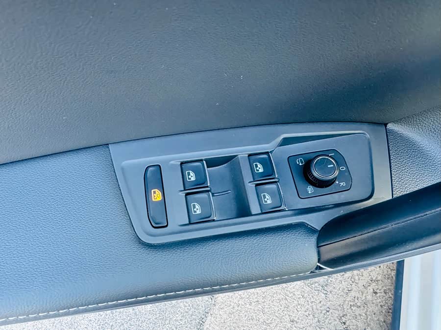 Volkswagen Tiguan L 2020 #21 Volkswagen Tiguan L 2020 car image #21