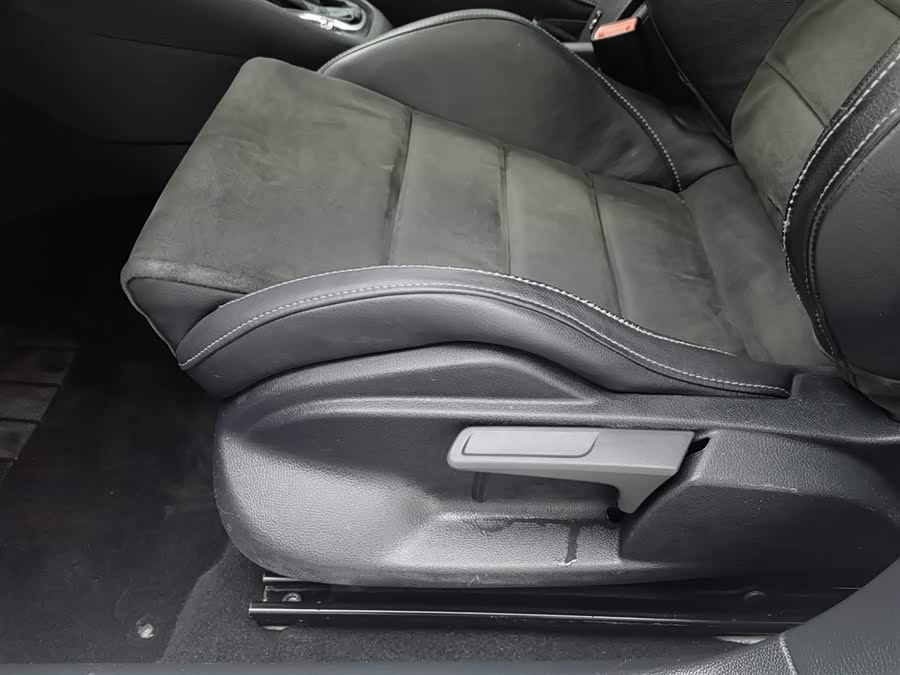 Volkswagen Golf (Imported) 2012 immagine di auto #21