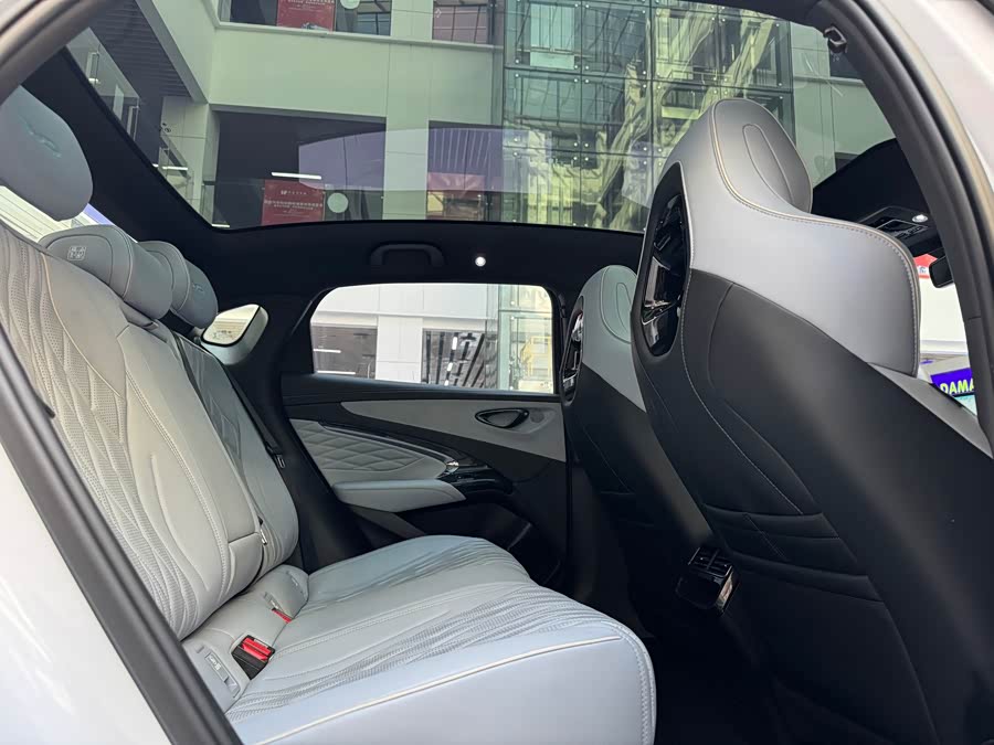 BYD Seal 2023 immagine di auto #21