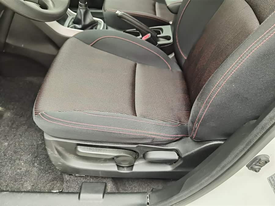 Suzuki S-Cross 2014 صورة سيارة #21