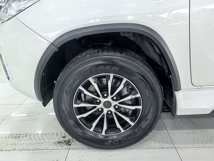 Toyota Fortuner 2019 car image #21