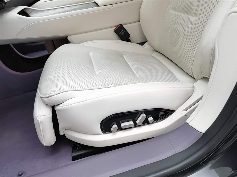 Avatr 12 2025 car image #21