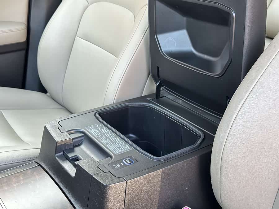 Toyota Land Cruiser 2011 immagine di auto #21