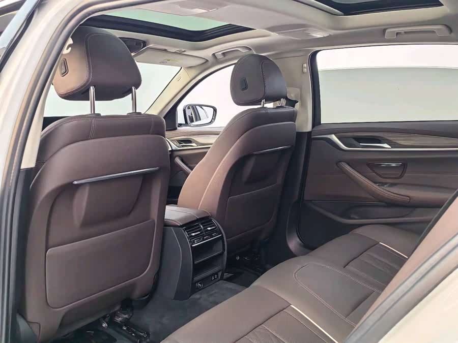 BMW 5 Series 2021 car image #21