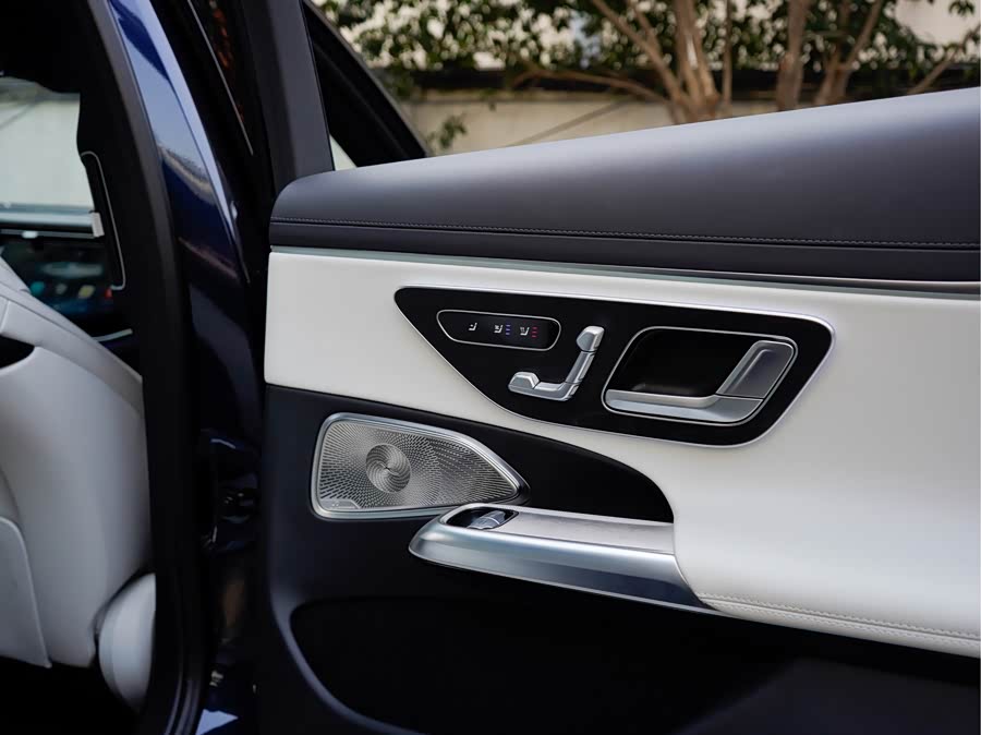 Mercedes-Benz E Class 2023 car image #21