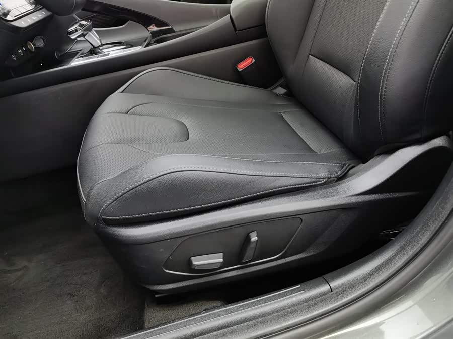 Hyundai Elantra 2023 immagine di auto #21