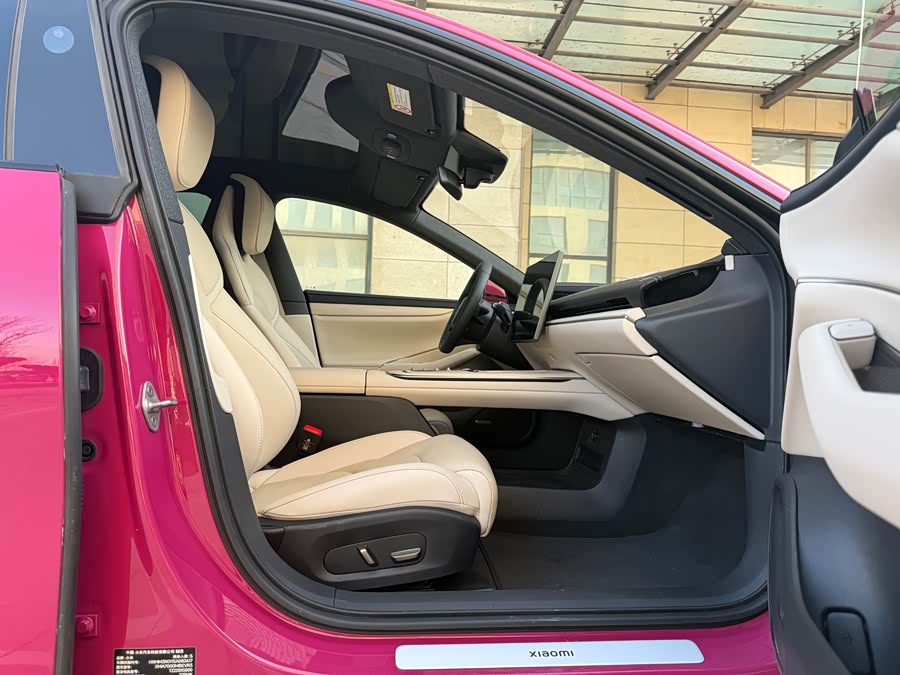 MI SU7 2025 immagine di auto #21