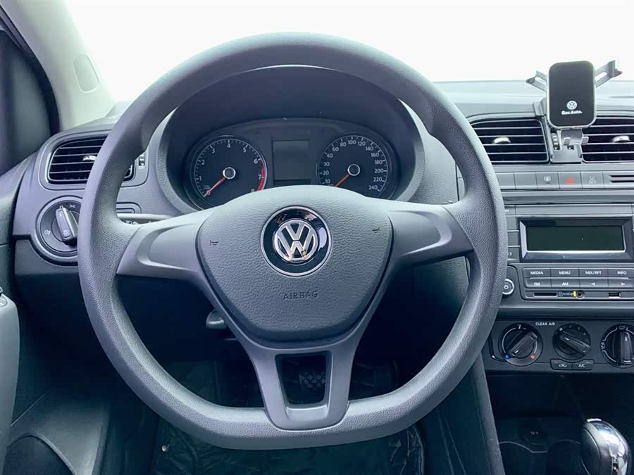 Volkswagen Polo 2019 immagine di auto #21