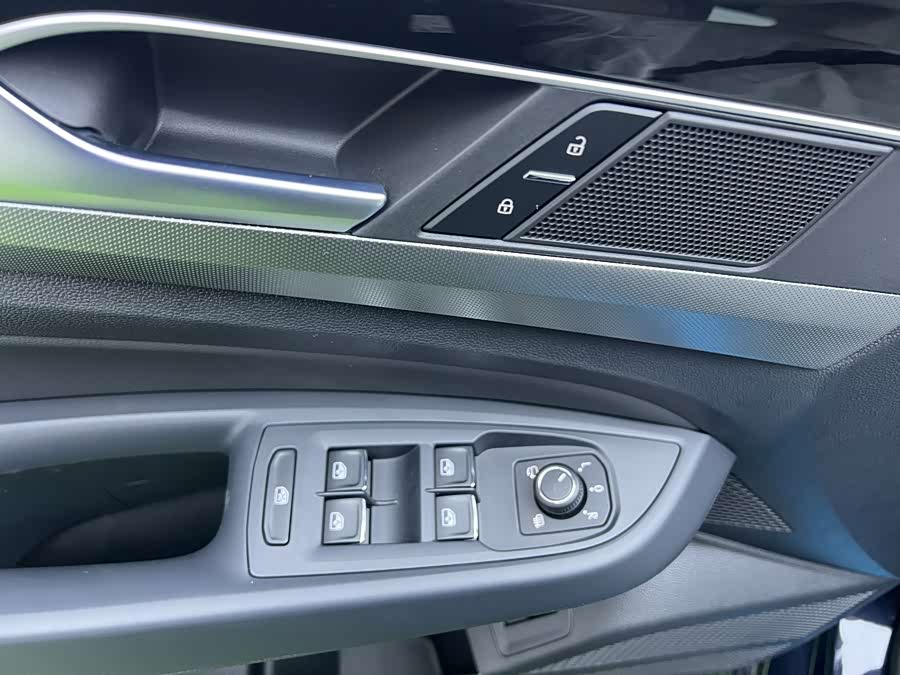 Volkswagen Passat car image #21