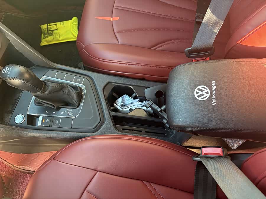 Volkswagen Tharu 2022 immagine di auto #21