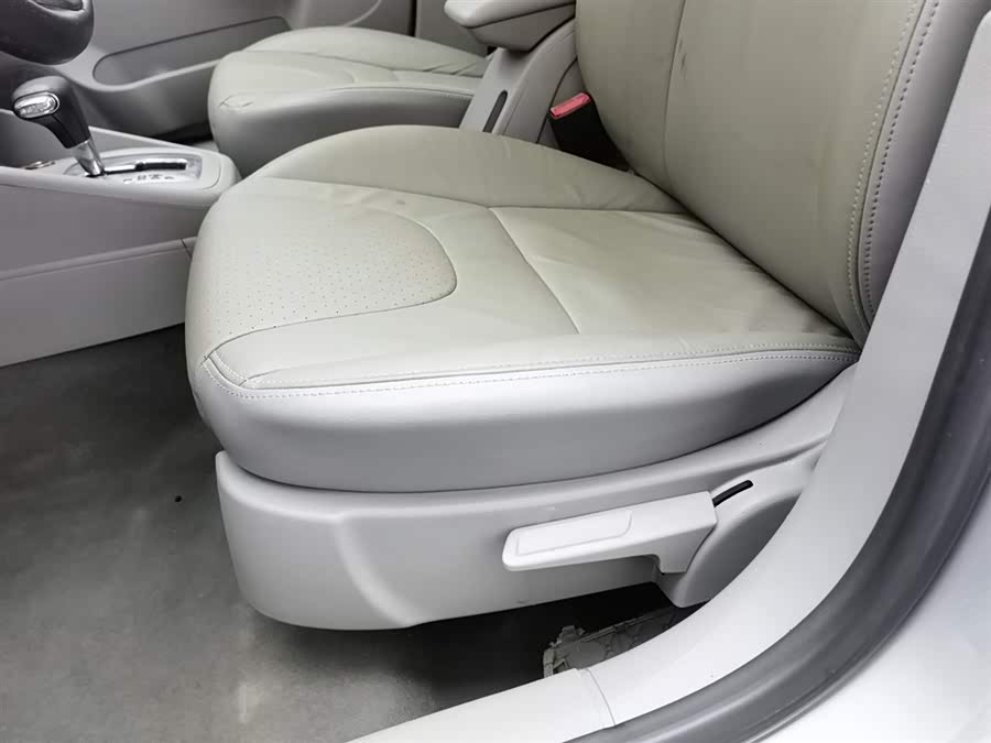 Volkswagen Bora 2011 immagine di auto #21