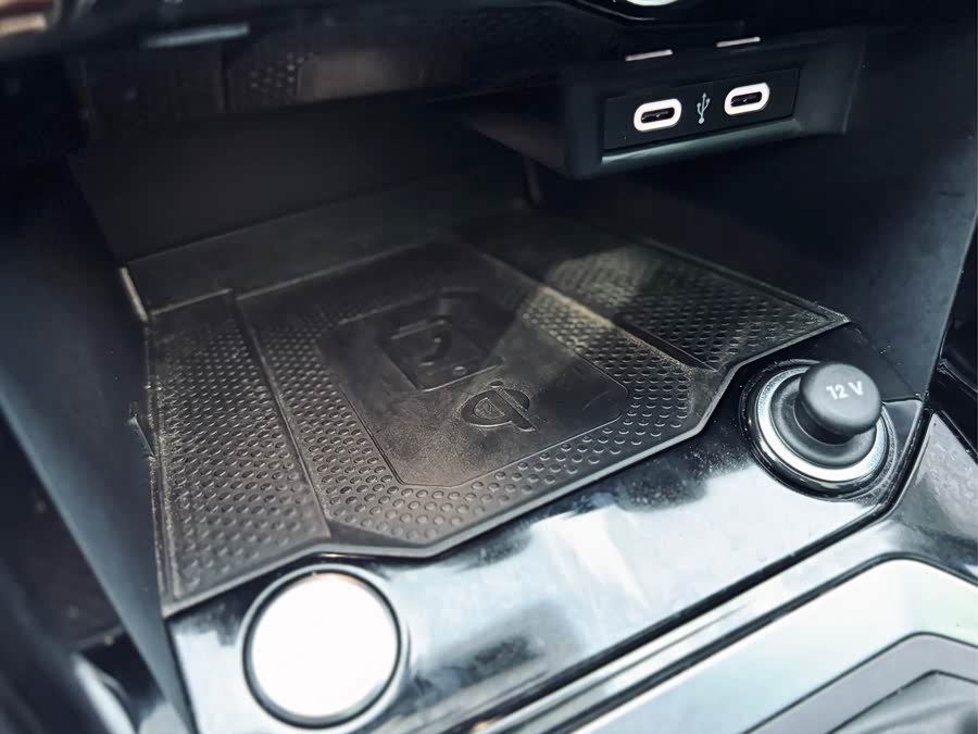 Volkswagen T-Roc 2021 car image #21