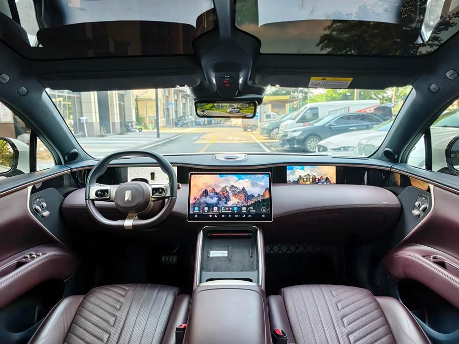 Avatr 11 2024 car image #21