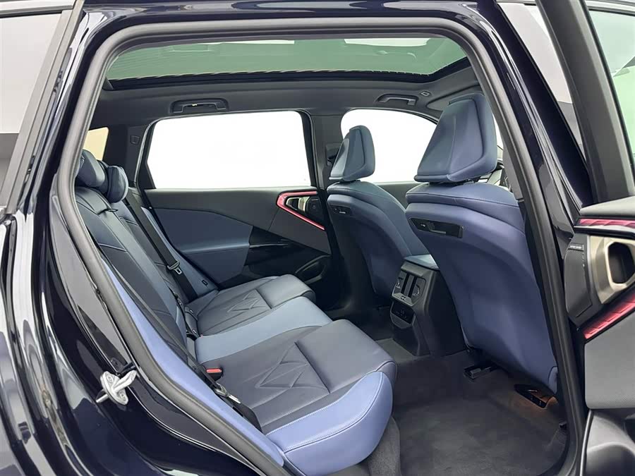 BMW 2 Series 2025 car image #21