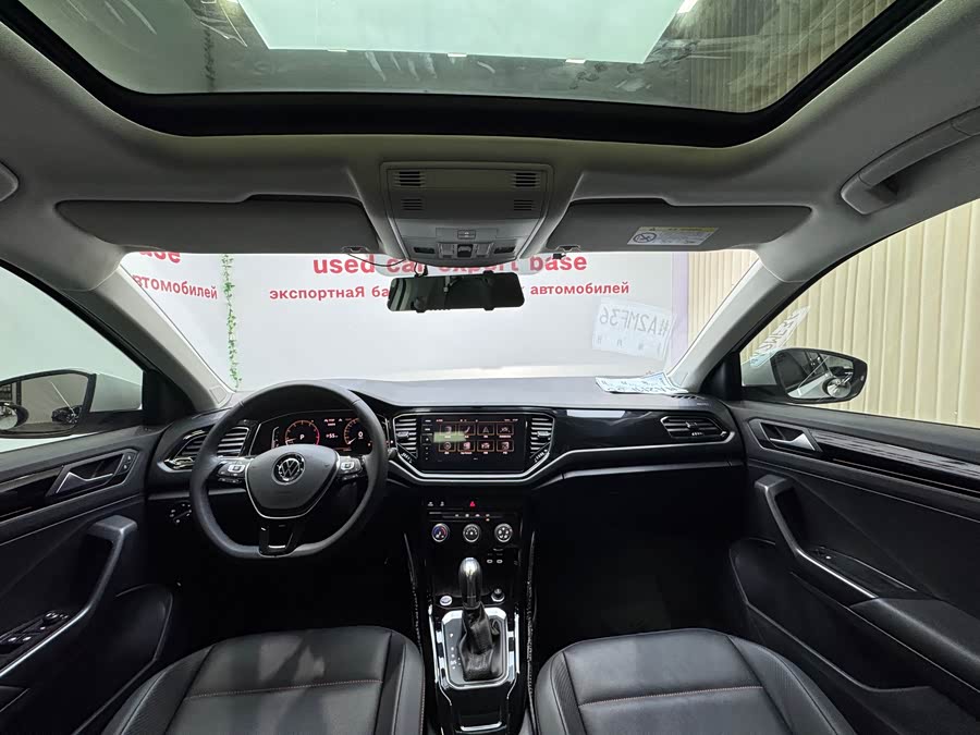 Volkswagen T-Roc 2021 car image #21