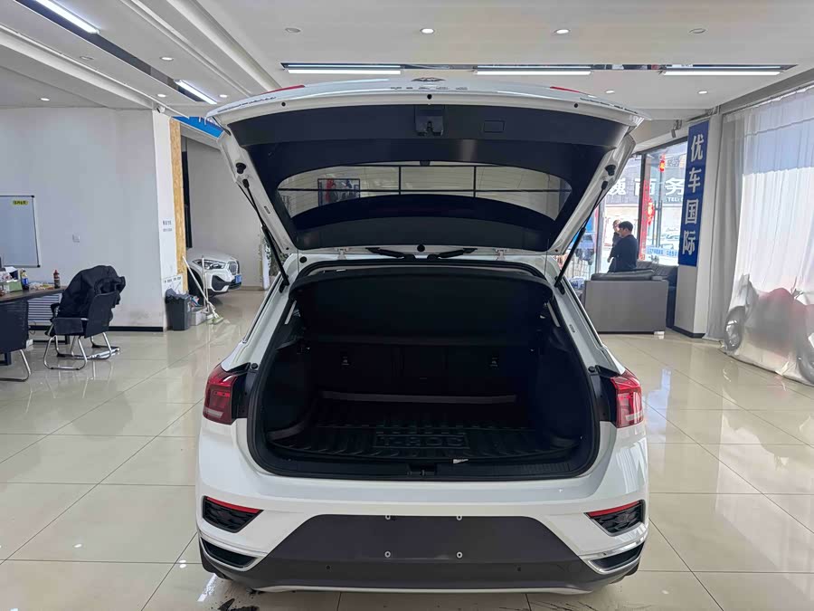 Volkswagen T-Roc 2021 car image #21