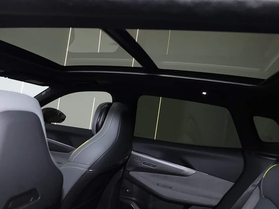 Lynk & Co 08 EM-P 2025 car image #21
