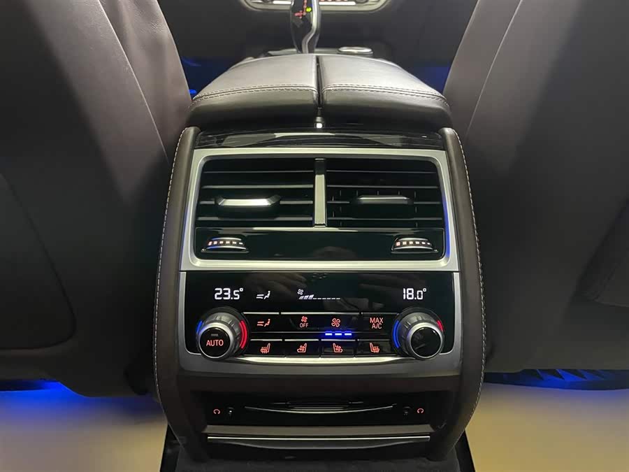 BMW 7 Series 2021 car image #21