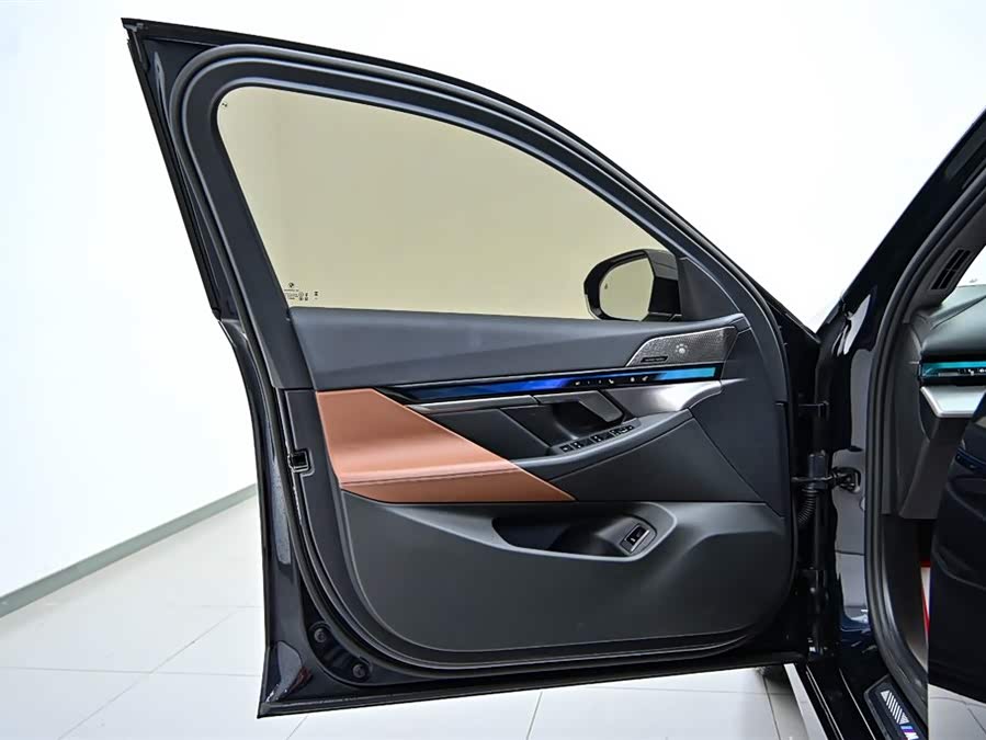 BMW 5 Series 2024 car image #21