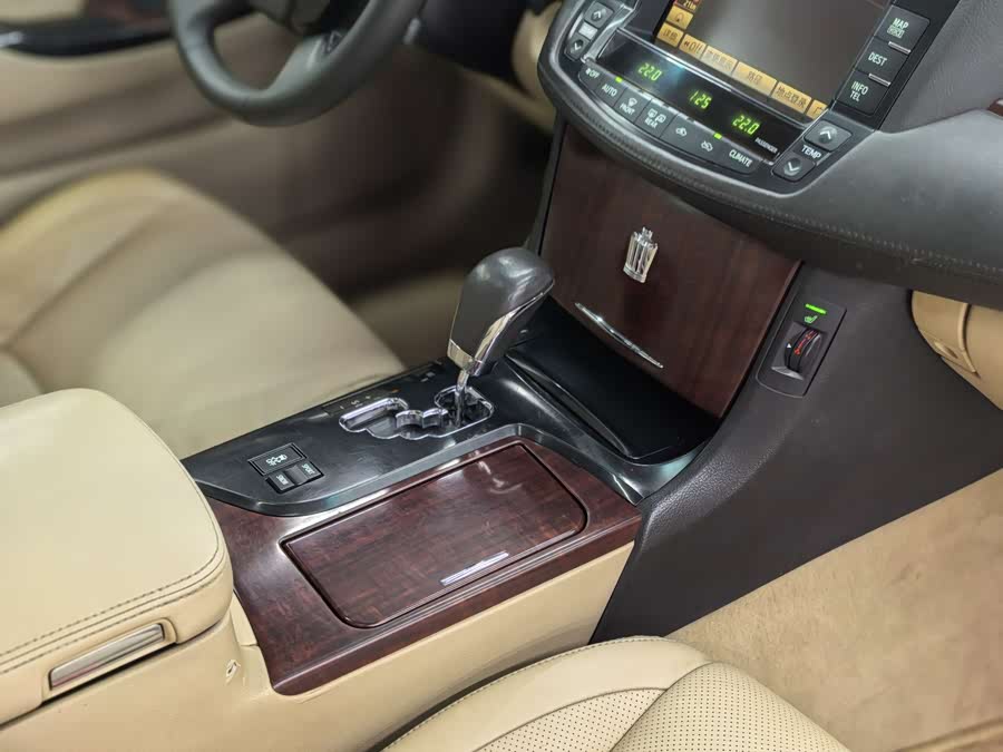 丰田 皇冠 2011 汽车图片 #21