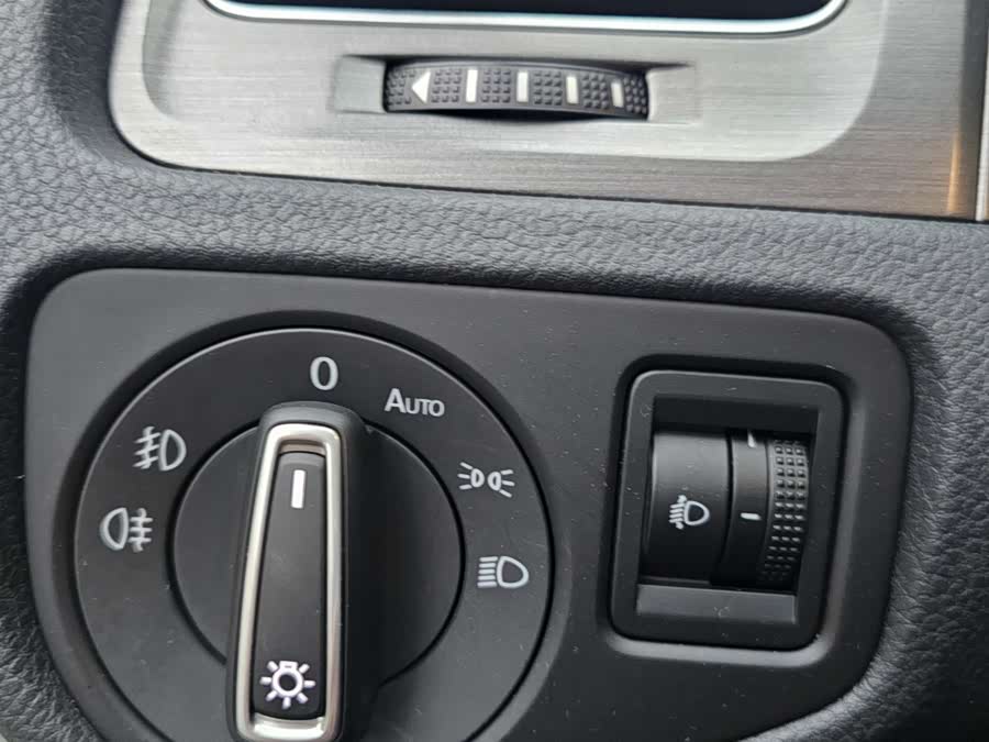 Volkswagen Golf 2016 car image #21