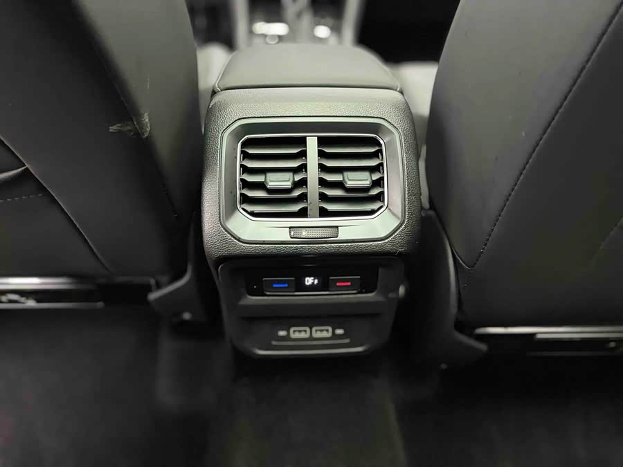 Volkswagen Tiguan L 2019 #21 Volkswagen Tiguan L 2019 car image #21