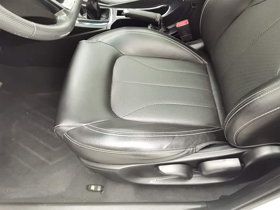 GEELY Emgrand 2016 car image #21