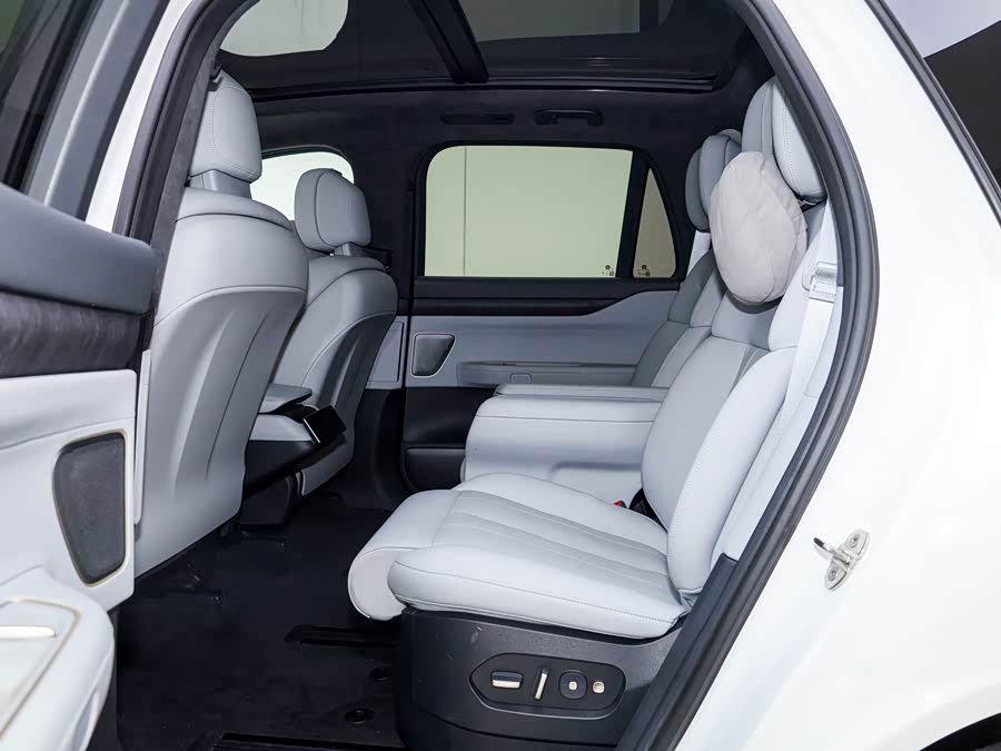 蔚来 蔚来ES8 2024 汽车图片 #21