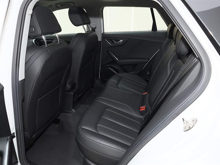 Audi Q2L 2023 car image #21