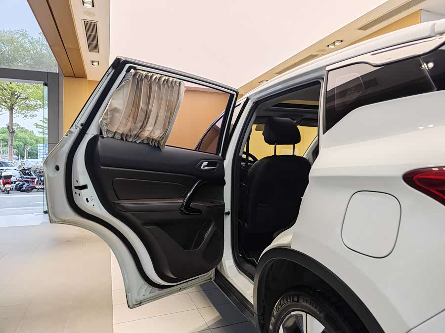 GAC Shirui PHEV 2019 صورة سيارة #21