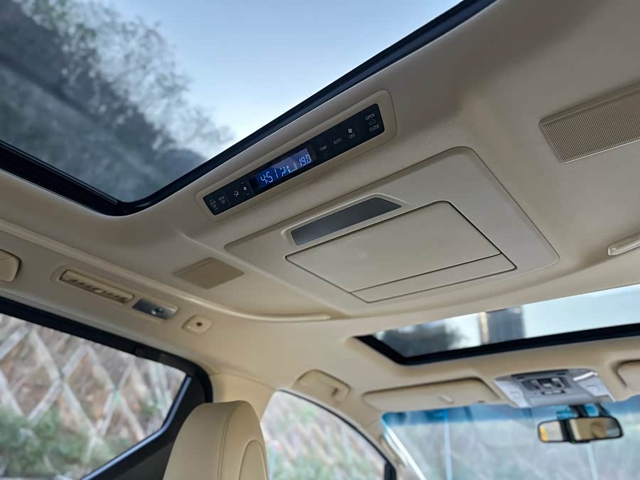 Toyota Alphard 2017 car image #21