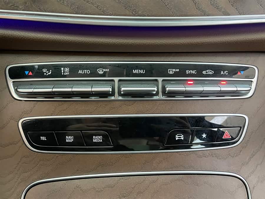 Mercedes-Benz E Class 2023 car image #21