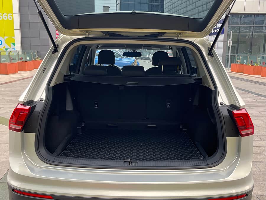 Volkswagen Tiguan L 2021 car image #21