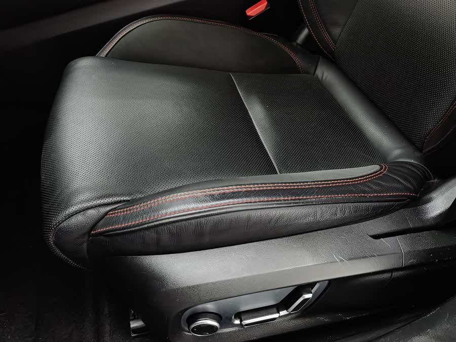 Lynk & Co 02 2018 car image #21