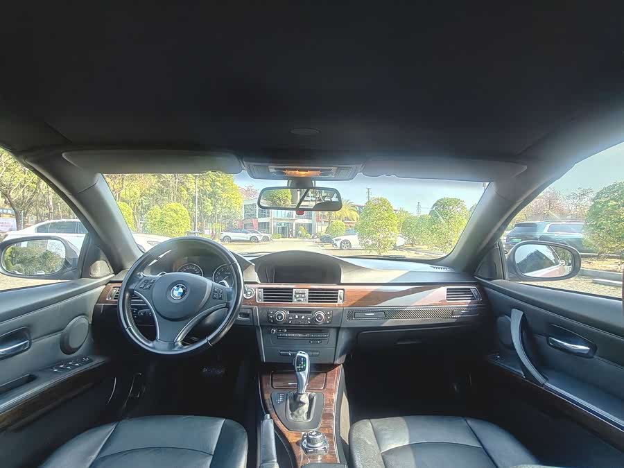 BMW 3 Series (Imported) 2011 صورة سيارة #21